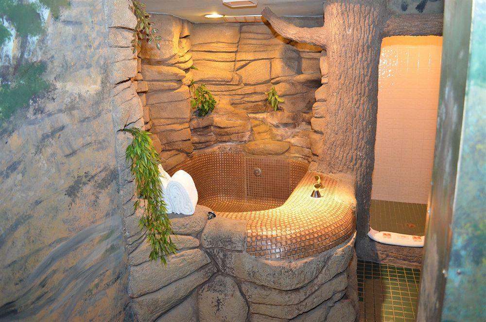 Red Carpet Inn Fanta Suites Hotel 그린우드 외부 사진