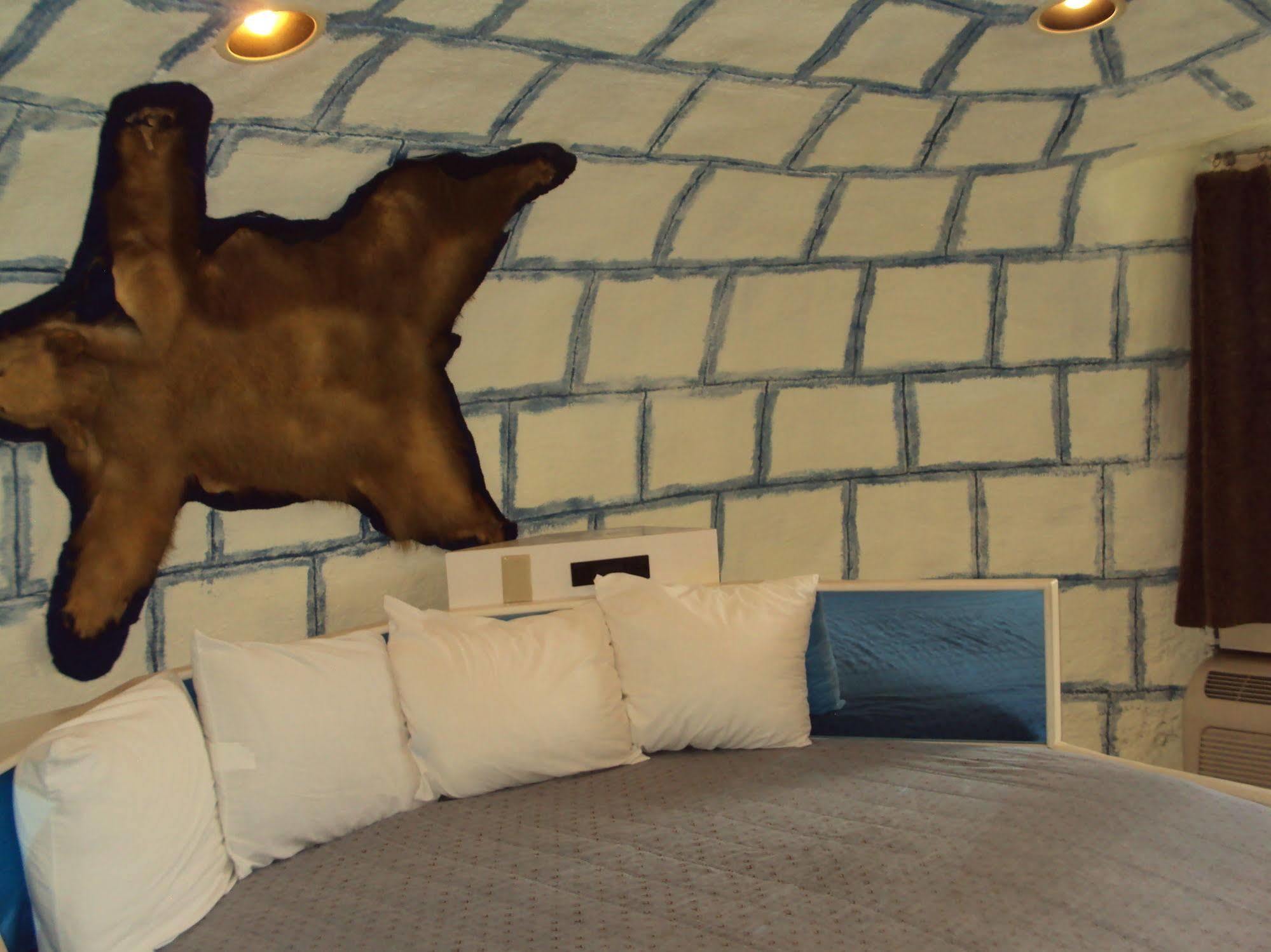 Red Carpet Inn Fanta Suites Hotel 그린우드 외부 사진